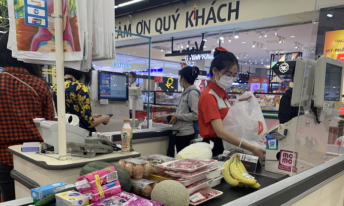 Vietnam to ban single-use plastic bags at malls, supermarkets from 2026